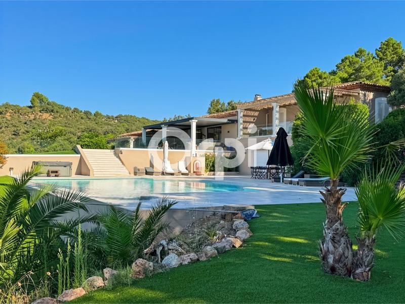 Maison - 373 m² - 6 pièces