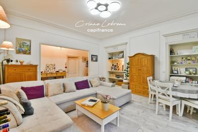 Appartement - 99 m² - 4 pièces