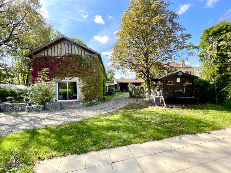 Maison - 206 m² - 8 pièces