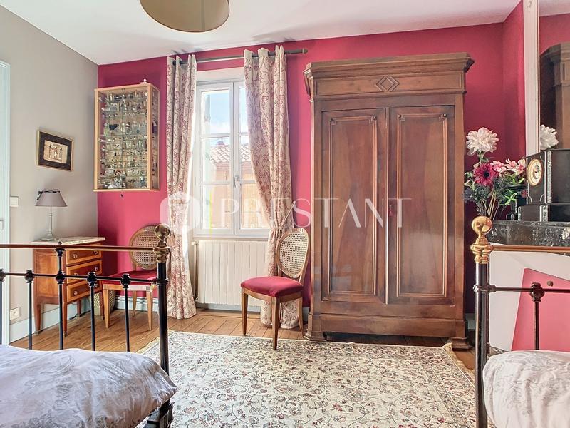 Maison - 424 m² - 14 pièces