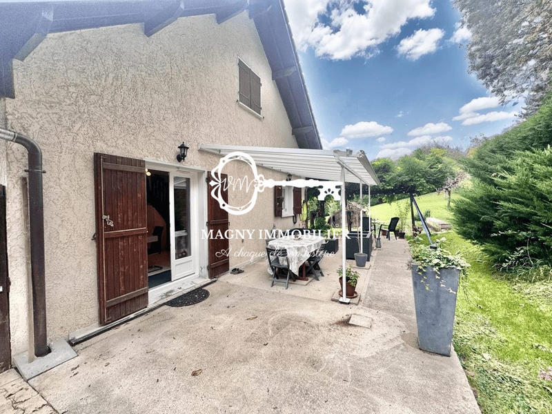 Maison traditionnelle - 100 m² - 4 pièces