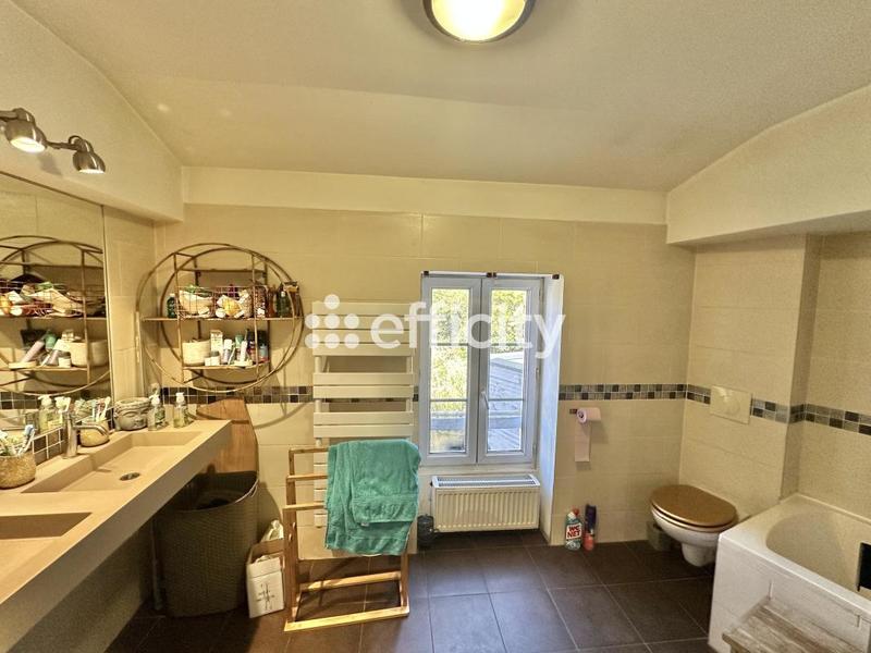 Maison - 127 m² - 5 pièces