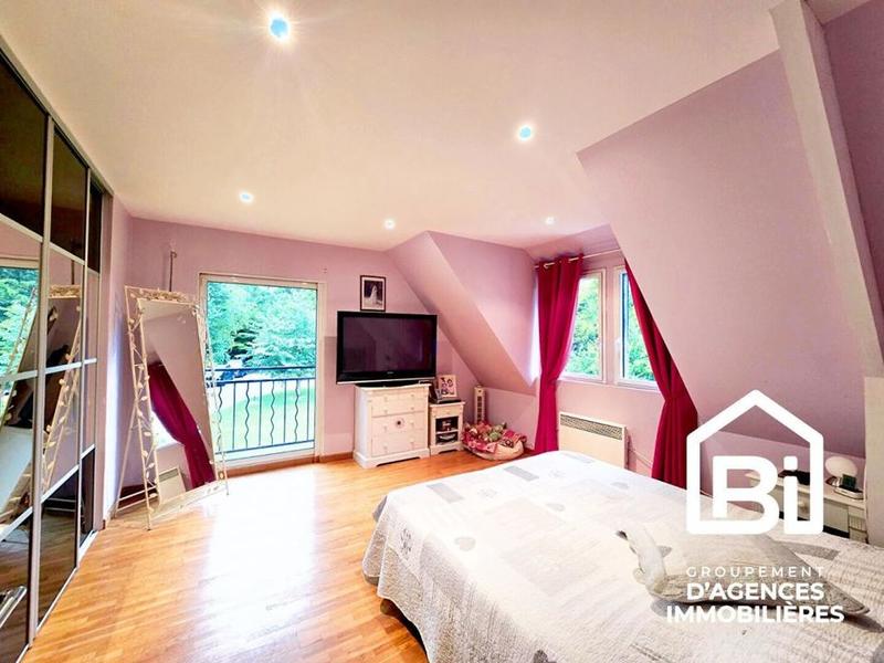 Maison - 187 m² - 6 pièces