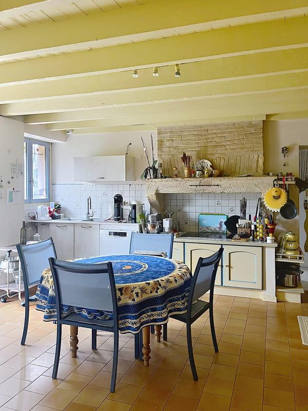 Maison - 215 m² - 7 pièces