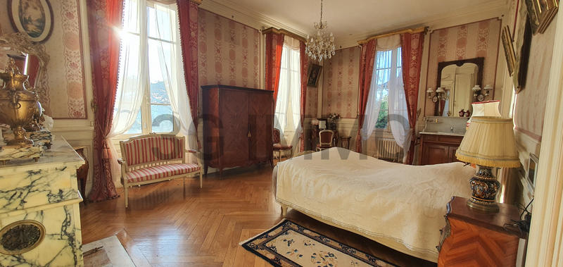 Propriété - 526 m² - 15 pièces