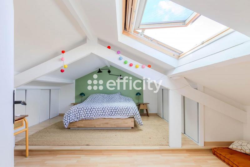 Maison - 196 m² - 7 pièces