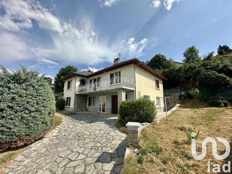 Maison - 211 m² - 8 pièces