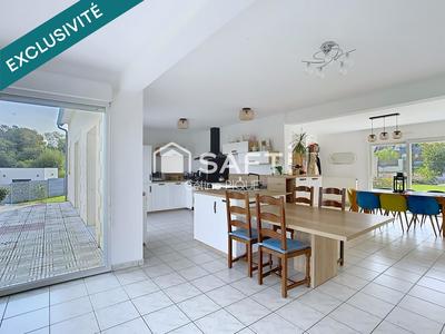 Maison - 255 m² - 9 pièces