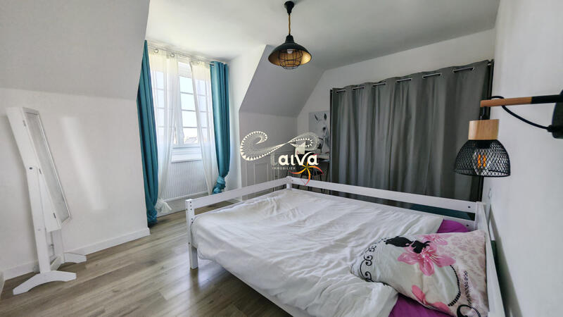 Maison traditionnelle - 138 m² - 9 pièces