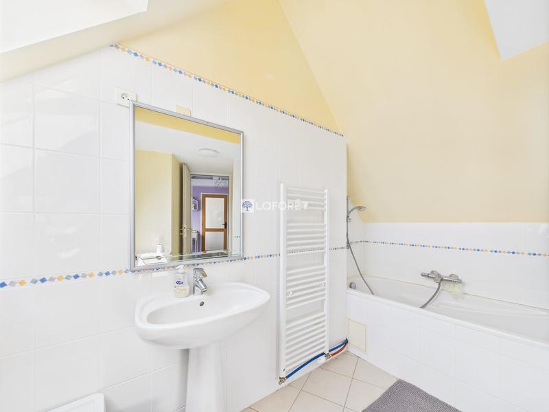 Maison - 342 m² - 12 pièces