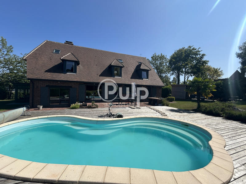 Maison - 270 m² - 10 pièces