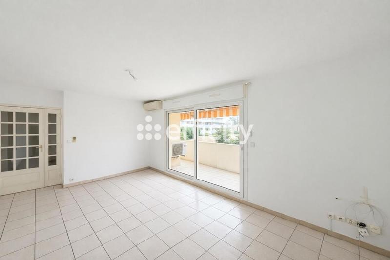 Appartement - 75 m² - 3 pièces