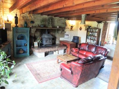 Maison en pierre - 244 m² - 7 pièces