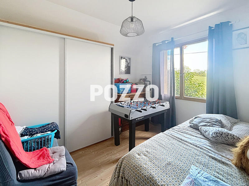 Maison - 196 m² - 9 pièces