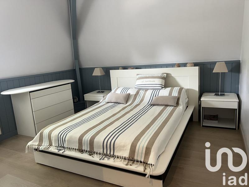 Maison - 235 m² - 8 pièces