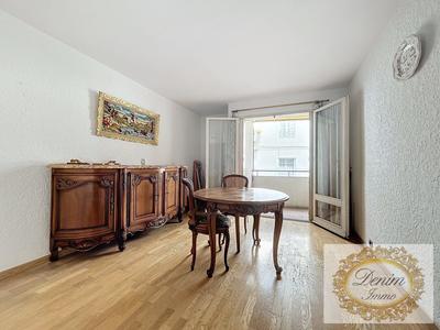 Appartement - 94 m² - 4 pièces