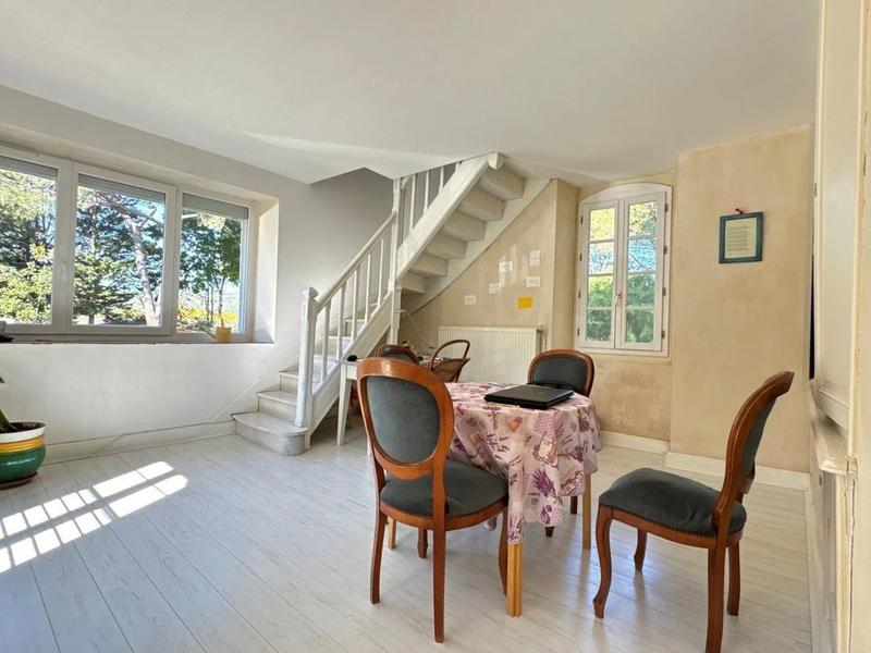 Maison - 537 m² - 22 pièces