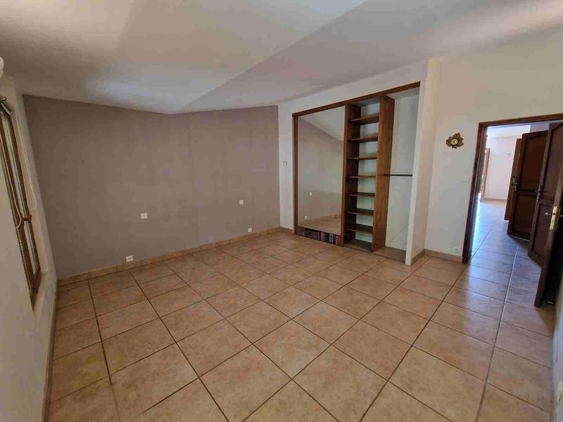Maison - 229 m² - 8 pièces