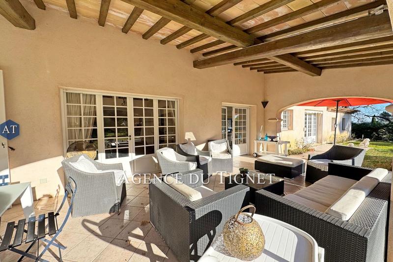 Maison - 252 m² - 5 pièces