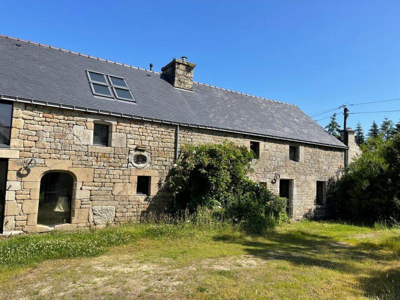 Maison - 247 m² - 7 pièces