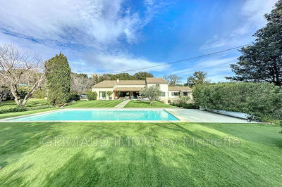 Villa - 283 m² - 8 pièces