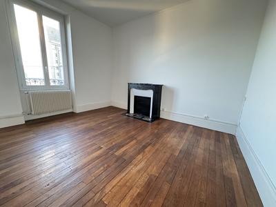 Appartement - 166 m² - 6 pièces