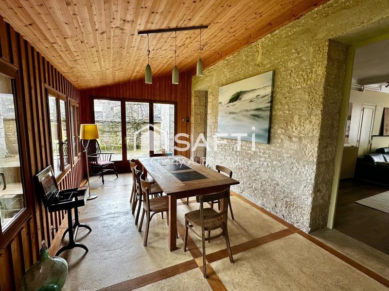 Maison - 171 m² - 8 pièces