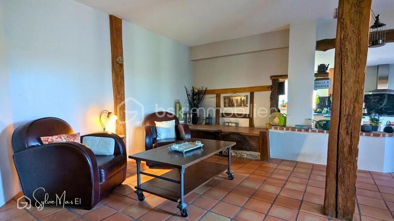 Maison - 300 m² - 6 pièces