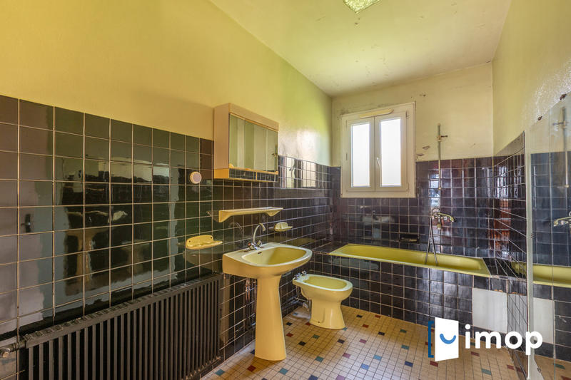 Maison - 90 m² - 5 pièces