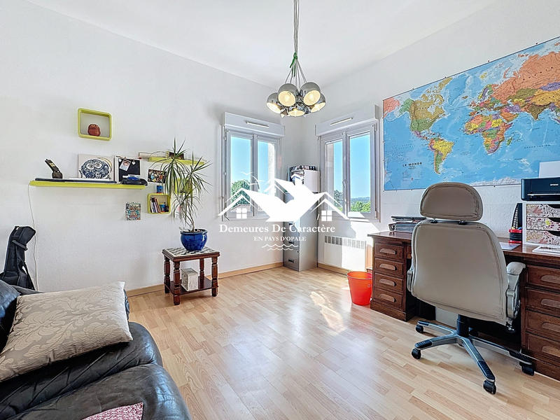 Maison - 215 m² - 7 pièces