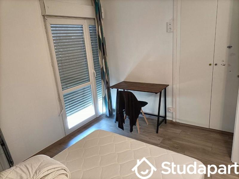 Chambre - 11 m² - 1 pièce