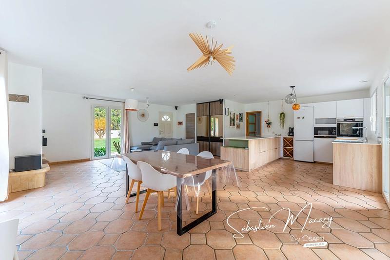 Maison - 102 m² - 5 pièces