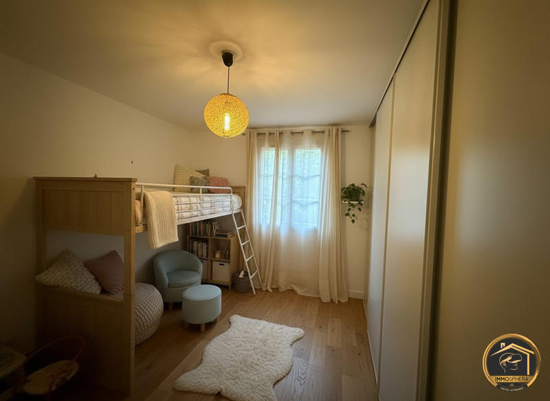 Maison - 90 m² - 5 pièces