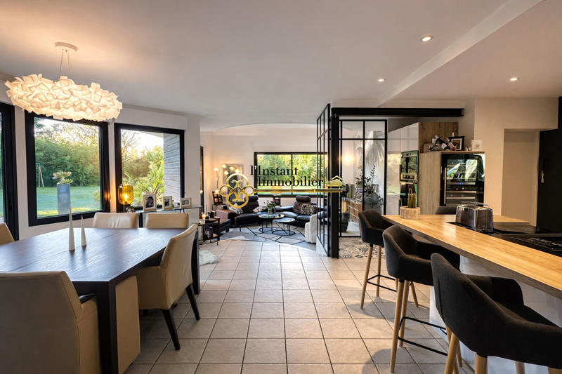 Maison - 170 m² - 6 pièces