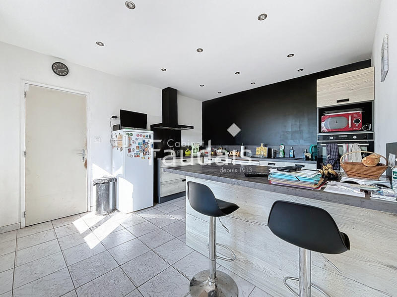 Appartement - 118 m² - 6 pièces