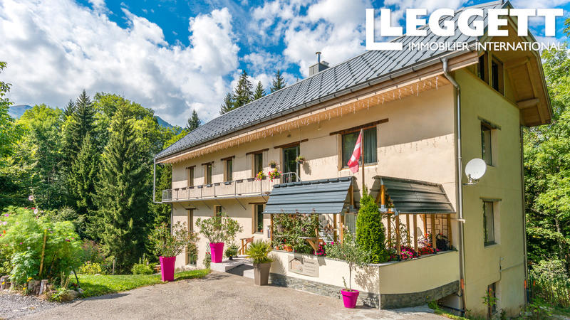 Moulin - 390 m² - 9 pièces