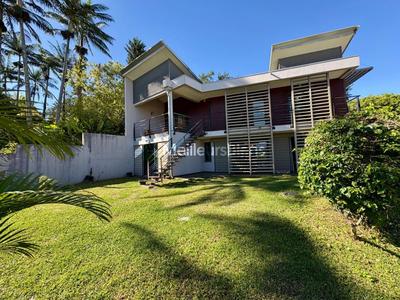 Maison d'architecte - 230 m² - 9 pièces