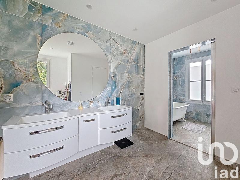 Maison - 194 m² - 6 pièces