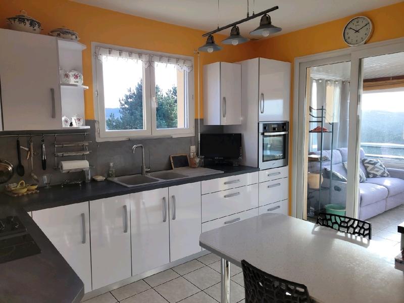 Maison - 181 m² - 8 pièces