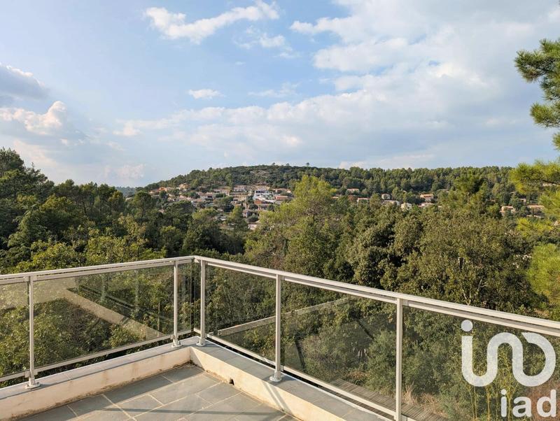 Maison - 230 m² - 8 pièces