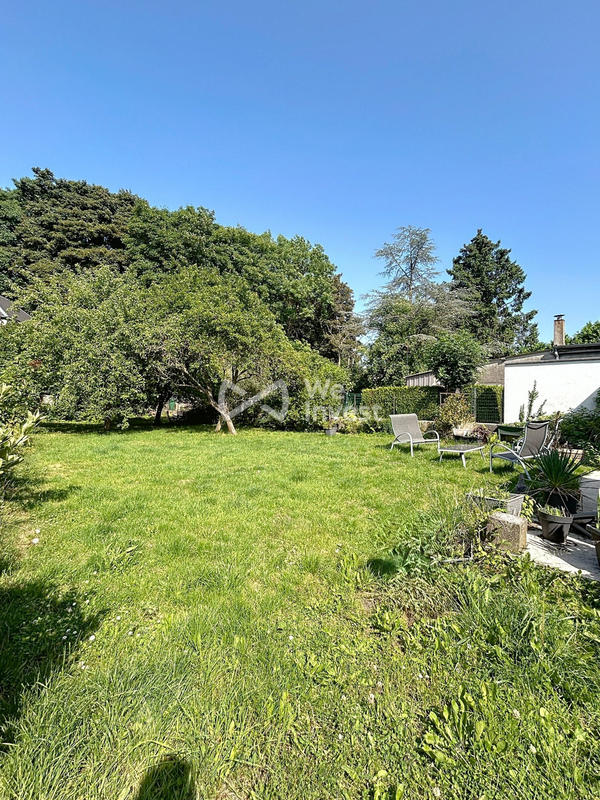 Maison - 220 m² - 8 pièces