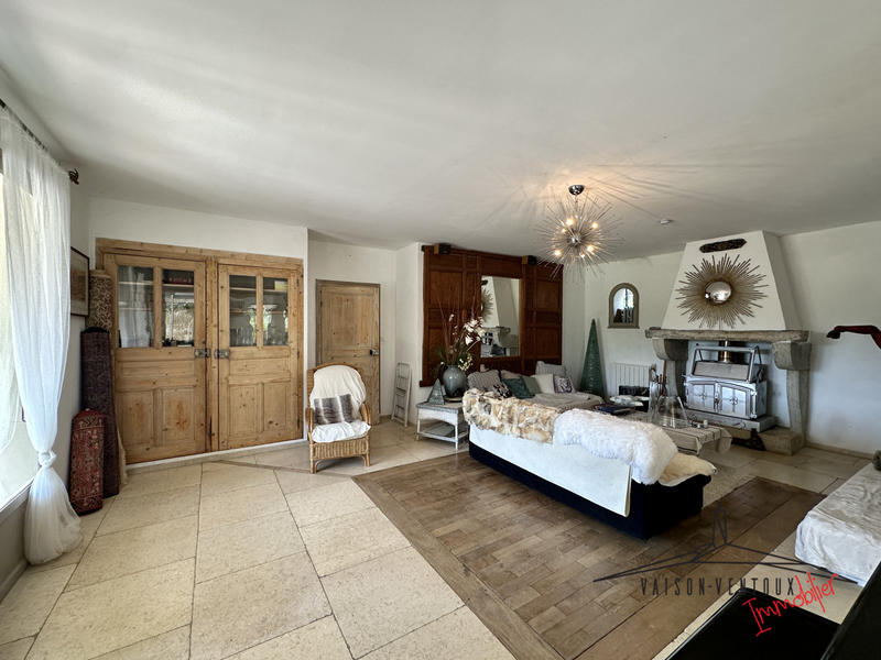 Propriété - 280 m² - 11 pièces