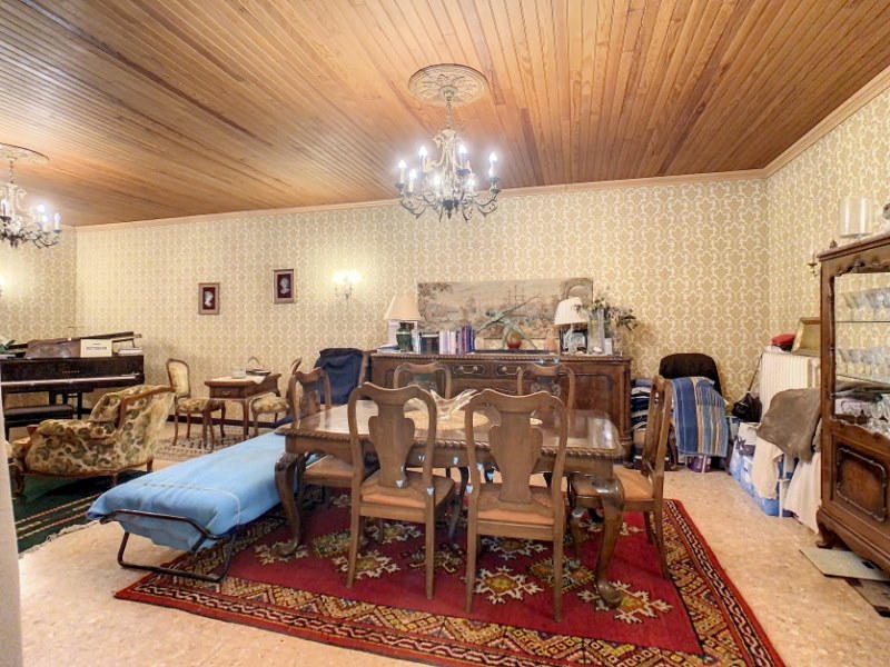 Propriété - 349 m² - 12 pièces