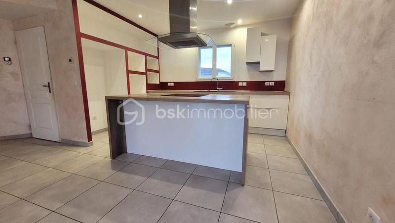 Maison - 90 m² - 5 pièces