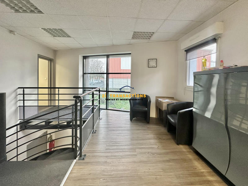 Local d'activités - 267 m²