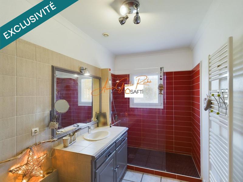 Maison - 202 m² - 7 pièces