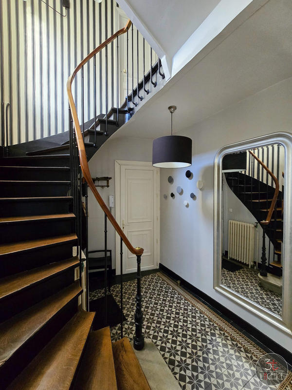 Maison ancienne - 210 m² - 9 pièces