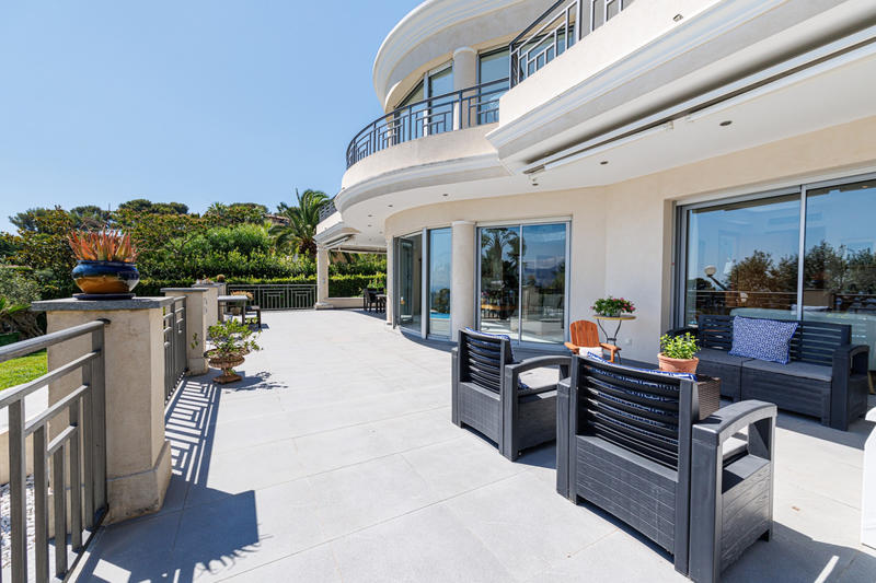 Maison - 350 m² - 7 pièces