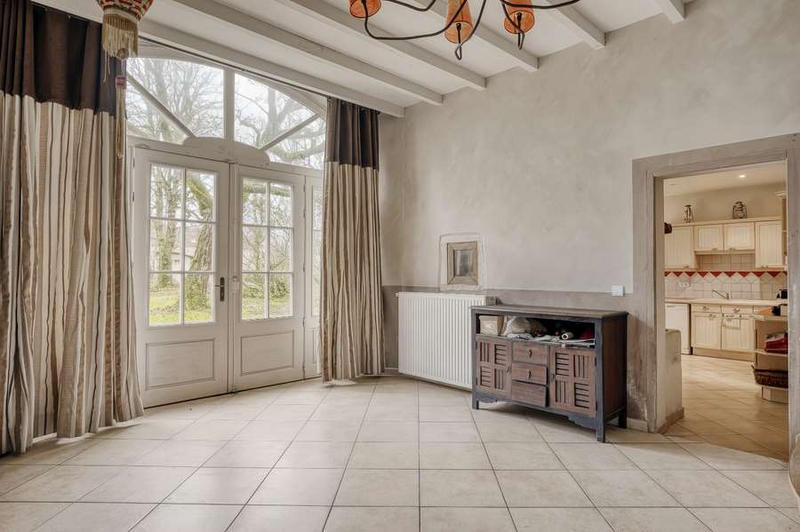 Maison - 280 m² - 11 pièces