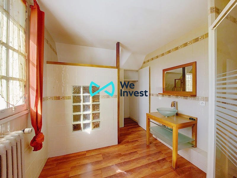 Maison - 220 m² - 7 pièces